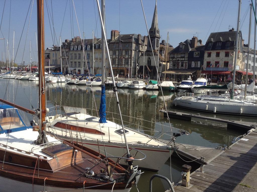 Chambre Le Nid Du Phare Avec Jacuzzi Honfleur Szoba fotó
