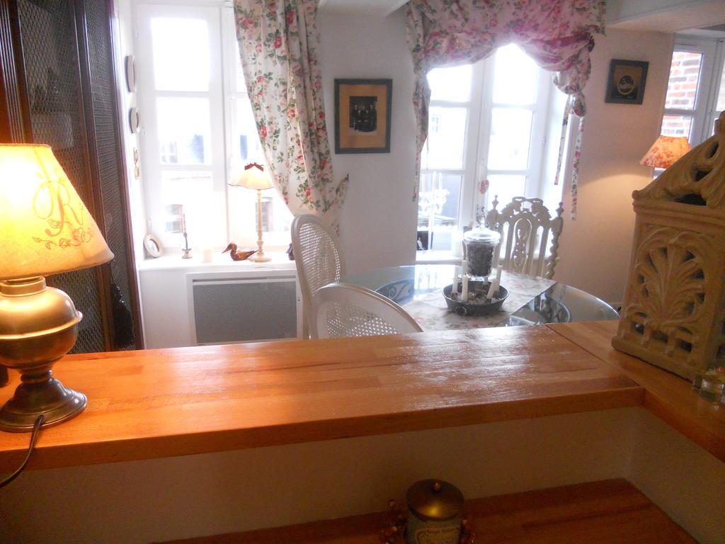 Chambre Le Nid Du Phare Avec Jacuzzi Honfleur Szoba fotó
